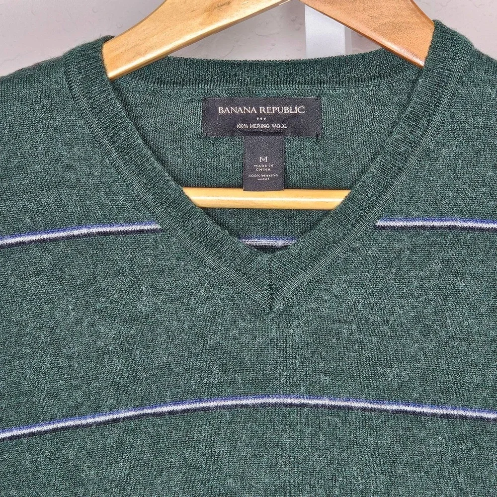 Banana Republic Merino Wool Sweater Green Striped‎ V Neck Lightweight Men's Med